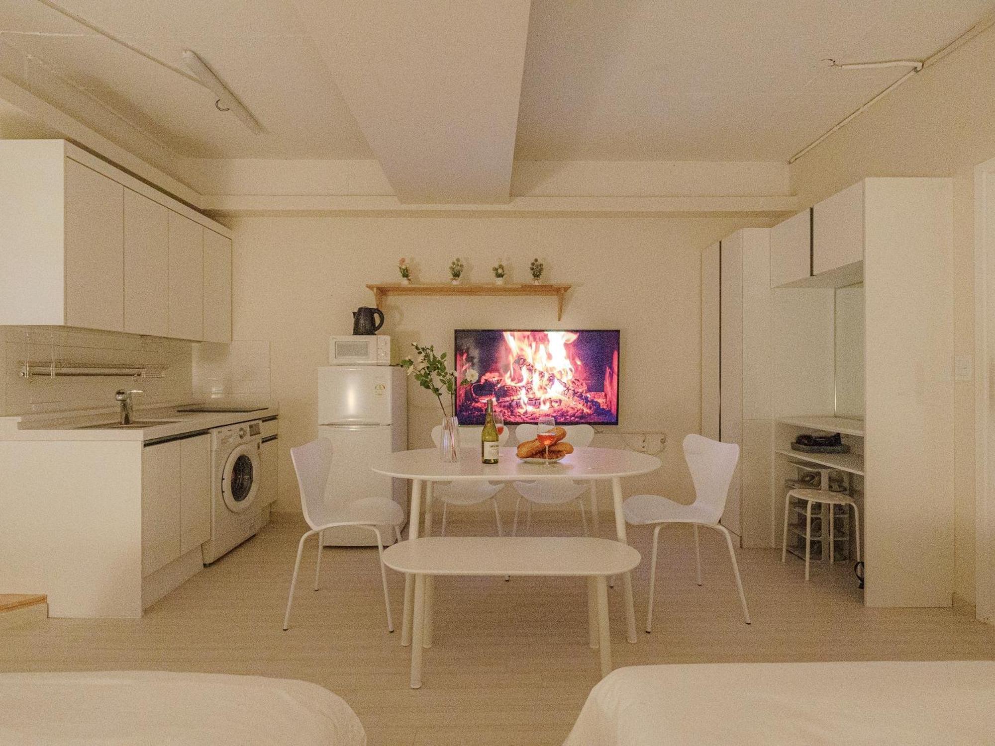 Dk House Apartment Seoul Bagian luar foto